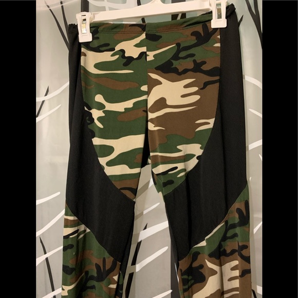 🔥 5/$25- Touch Me Leggings Sz L - Picture 2 of 5